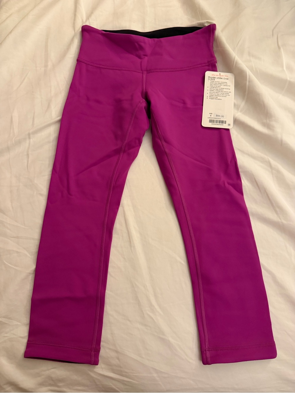 Lululemon athletica Bright Magenta Athletic Leggings (Wunder Under Crop III RVS)